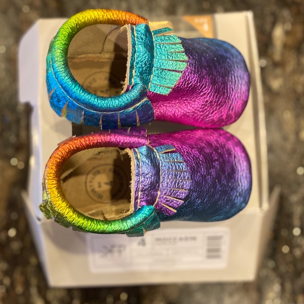 Freshly Picked Kaleidoscope Moccasins-NWT! Size 4